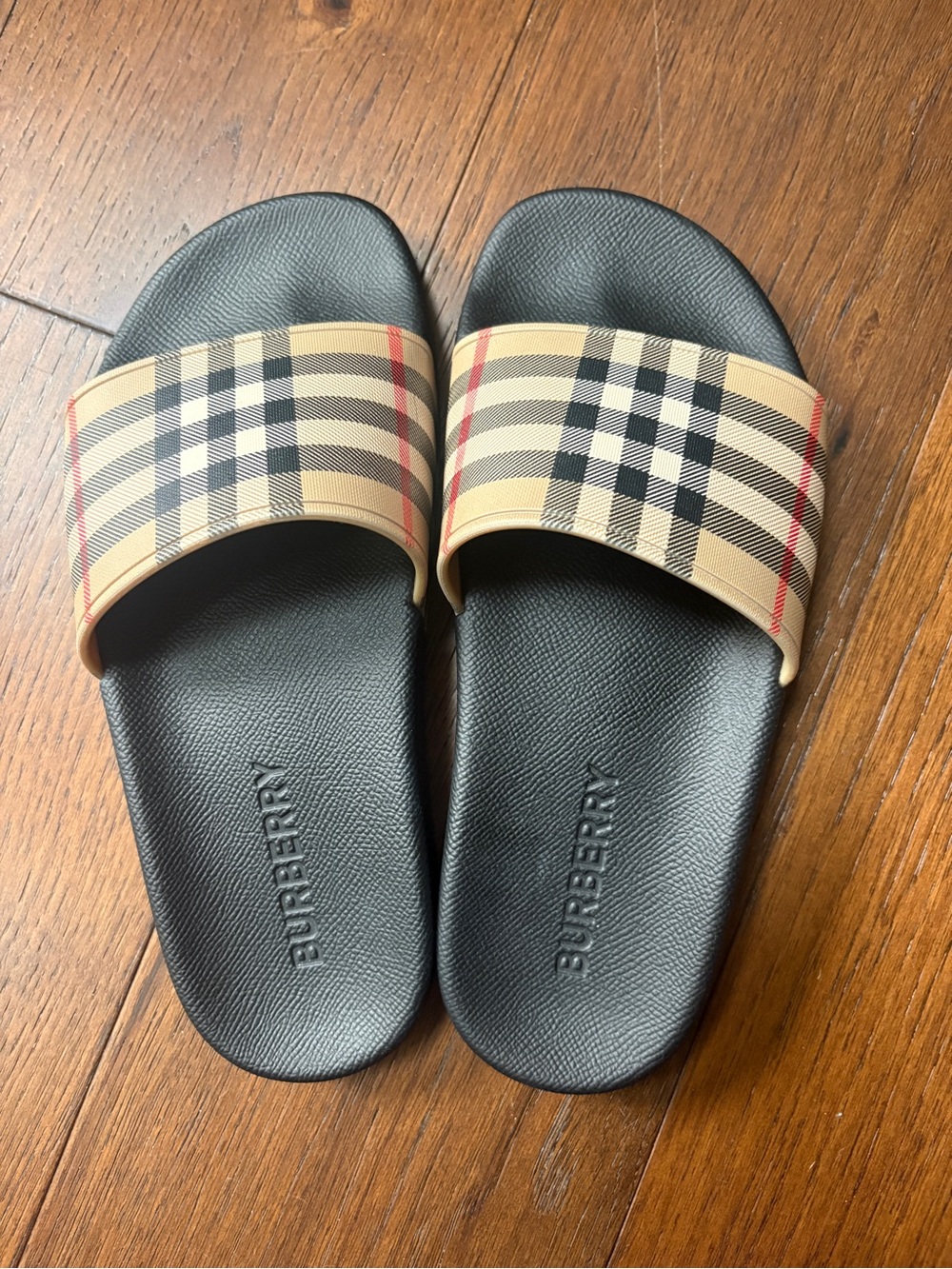 Burberry Black Rubber Slide Sandal Sole Detail